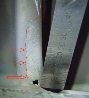 Figure 2 Damage to the blade profile at the base and characteristic discoloration re-sulting from the effects of high temperature